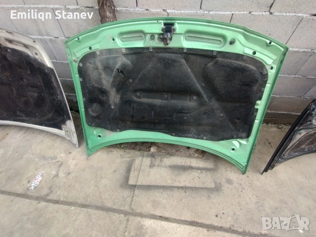 Три броя предни капаци, снимка 5 - Части - 54186216