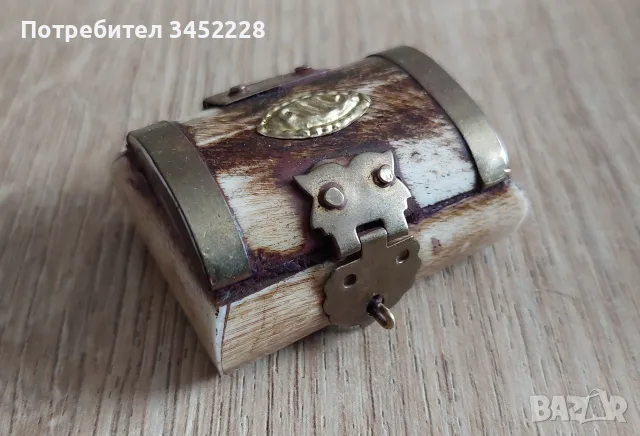 Кутийка от кост за ценители 