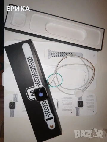 Apple Watch SE v3 44mm Nike Limited Edition M/L Pure Platinum, снимка 2 - Apple iPhone - 53972139