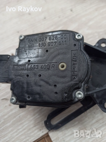 Моторче клапа парно 1J0907511 за VW Golf IV , снимка 3 - Части - 52263887