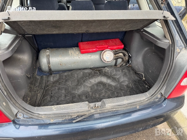 Mazda 323F на ГАЗ, снимка 8 - Автомобили и джипове - 52974838