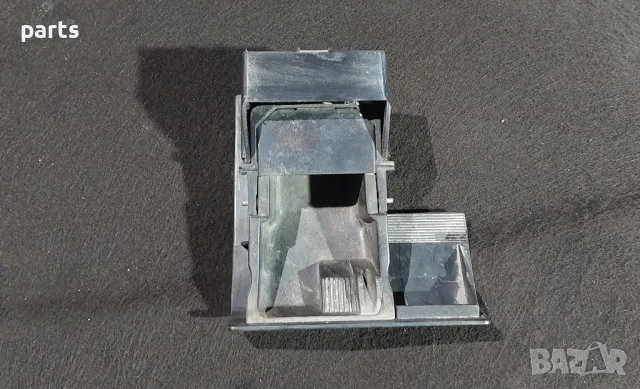 Централен Пепелник Ауди A3 8L (2), снимка 2 - Части - 49308854