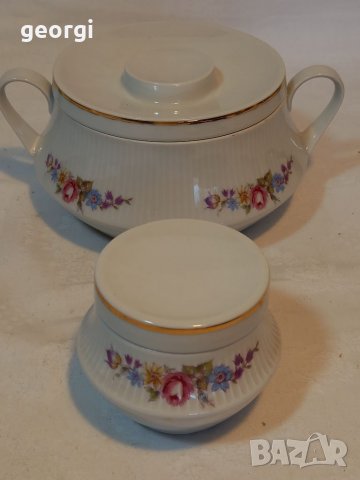 Немска порцеланова бисквитиера и бижутерка 