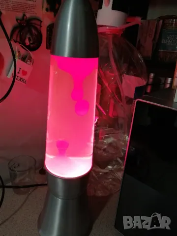 Лава лампа, червена. , снимка 2 - Настолни лампи - 48357260