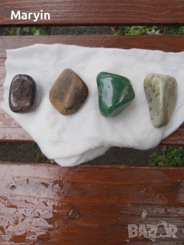 скъпоценни камъни 4 на брой 