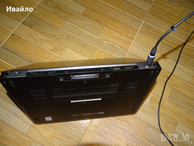 Лаптоп Dell Latitude E7270 i5/16GB RAM/256GB SSD (спукан но работещ дисплей), снимка 4 - Лаптопи за дома - 39965406