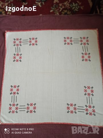 Ръчно бродирано каре, много старо, снимка 4 - Други - 35128708