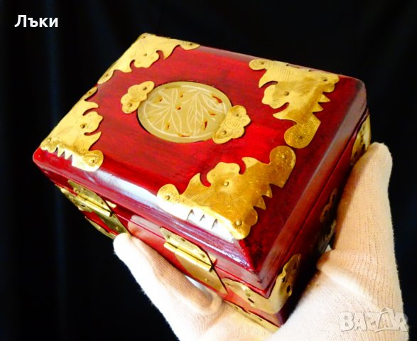 Луксозна кутия за бижута с нефрит и месингов обков. , снимка 2 - Антикварни и старинни предмети - 30563569
