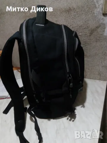 Hurley маркова раница 43х36х15см като нова раница Tesy Dicota, снимка 18 - Раници - 46059398
