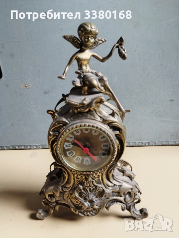 Стар атрактивен часовник бронзова отливка работи с батерия