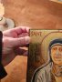 Старинна ръчно рисувана икона на Майка Тереза от Калкута  - светица грижеща се за най-бедните и болн, снимка 3