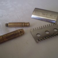 Старинна самобръсначка Gillette от месинг и метал , снимка 3 - Други ценни предмети - 38634159