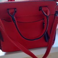 Дамска червена чанта, снимка 1 - Чанти - 34492977