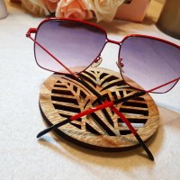 Дамски слънчеви очила / черно с червено / метални /+ Подарък Кутия/Опаковка, снимка 6 - Слънчеви и диоптрични очила - 37599528
