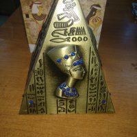 Метална касичка-пирамида,с египетски мотиви12\10см, снимка 4 - Аксесоари и консумативи - 42607805