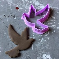 Летящ Гълъб пластмасов резец форма фондан тесто бисквитки, снимка 1 - Форми - 30026368