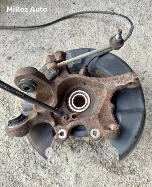 Шенкел главина задна BMW E91, снимка 1