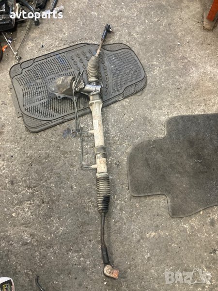 Nissan primera p10 2.0i 116кс 1995 година Кормилна рейка, снимка 1