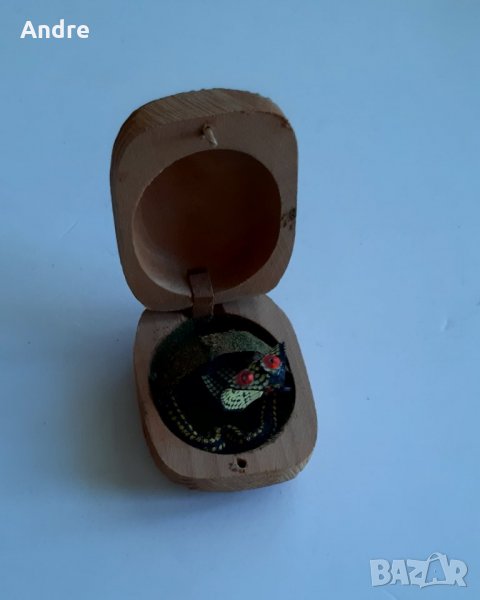люлееща се кобра в дървена кутийка, снимка 1
