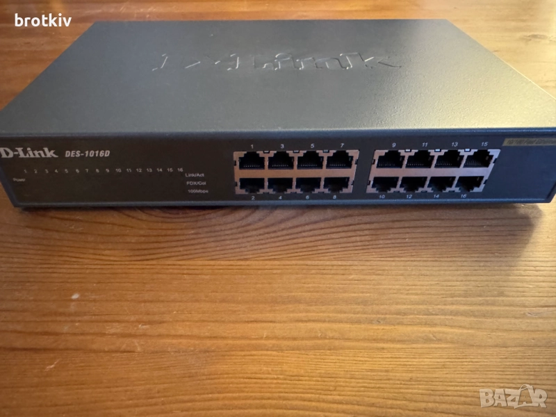 суич с 16 порта D-Link, снимка 1