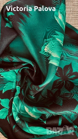 Луксозен шал с флорален принт 67см/67см