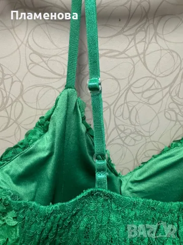 Дамски зелен топ с подплънки - S/M, снимка 4 - Корсети, бюстиета, топове - 49227458