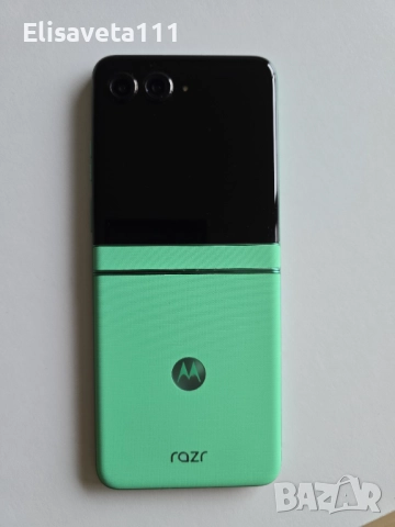 Зелен Motorola RAZR 2025 (RAZR 60) като нов, снимка 11 - Motorola - 52639195