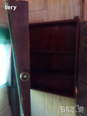 Продавам старинен шкаф Варна Център , снимка 3 - Антикварни и старинни предмети - 52667917