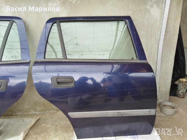 Продавам задни врати за Opel Astra 1.6 Ecotec комби (Опел Астра Полицейска) части, снимка 2 - Части - 32116305