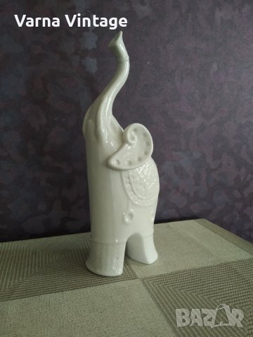 Порцеланова статуетка Слон (2)., снимка 1 - Статуетки - 44351862