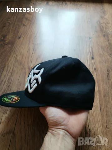 Oakley Cap - страхотна спортна шапка НОВА БЕЗ ЕТИКЕТИ , снимка 3 - Шапки - 50058635