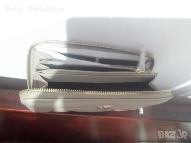 нов луксозен кожен дамски портфейл BOSS.