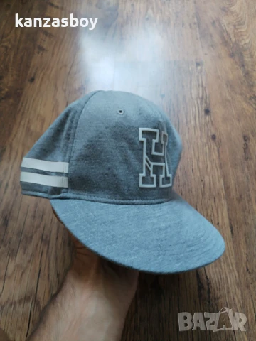  tommy hilfiger - страхотна шапка , снимка 3 - Шапки - 50690352