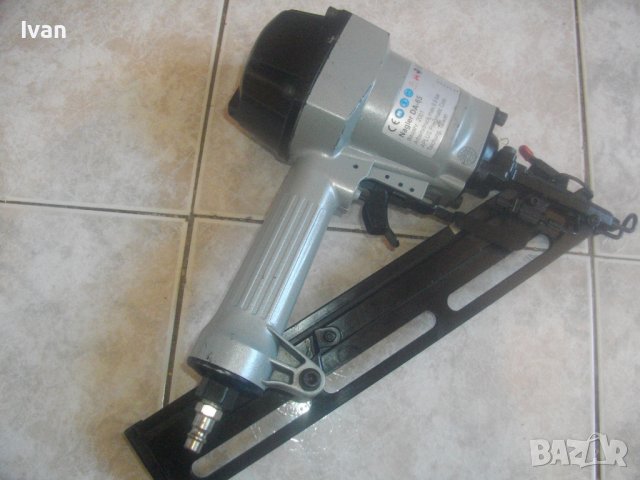 32мм-64мм-Голям Индустриален Пневматичен Такер-За Пирони 34 Градуса-Размер от 32 мм До 64мм-Като Нов, снимка 2 - Други инструменти - 38279661