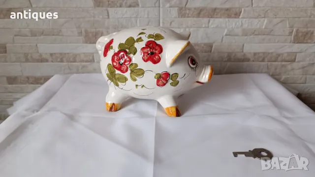 Порцеланова касичка с ключ - Прасе - Made in Italy, снимка 4 - Антикварни и старинни предмети - 50093277