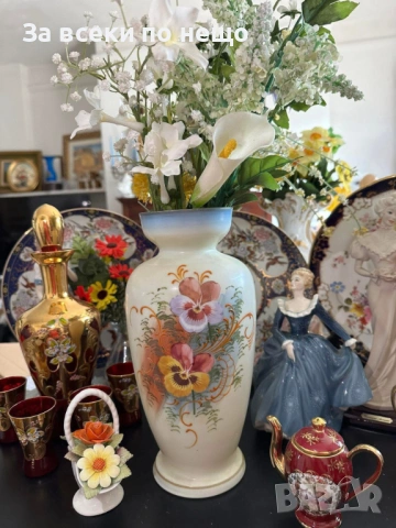 Made in France Napoleon III Hand Painted Opaline Vase with Yellow Bottom Bandage, c1890 Код P2112