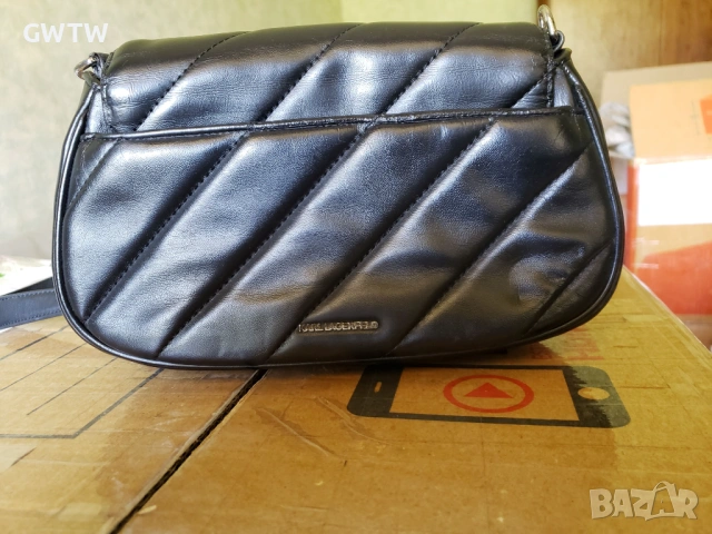 Karl Lagerfeld малка чанта, оригинална, снимка 2 - Чанти - 54315661