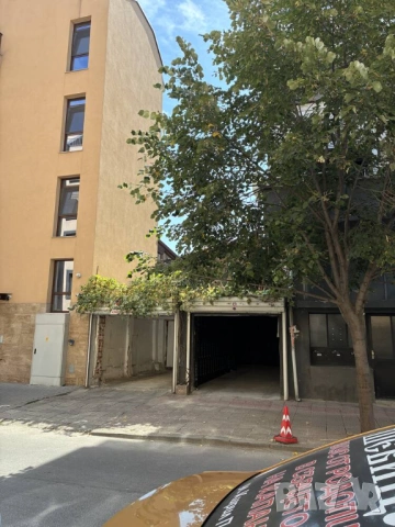 СПЕШНО! Имот с потенциал в Пловдив - 49000 €, снимка 3 - Гаражи и паркоместа - 53138784