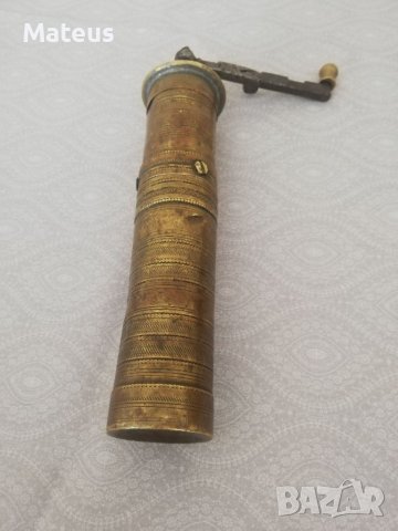 Стара турска ръчна мелница за кафе, снимка 2 - Антикварни и старинни предмети - 37126517