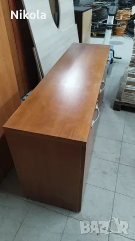 Шкаф с три врати с ключалки и рафтове 160/45/76см, снимка 3 - Шкафове - 47645549