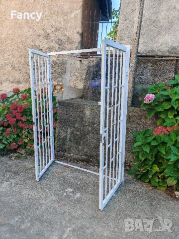 Метална двойна врата, решетка 186/131см, снимка 2 - Огради и мрежи - 47399096