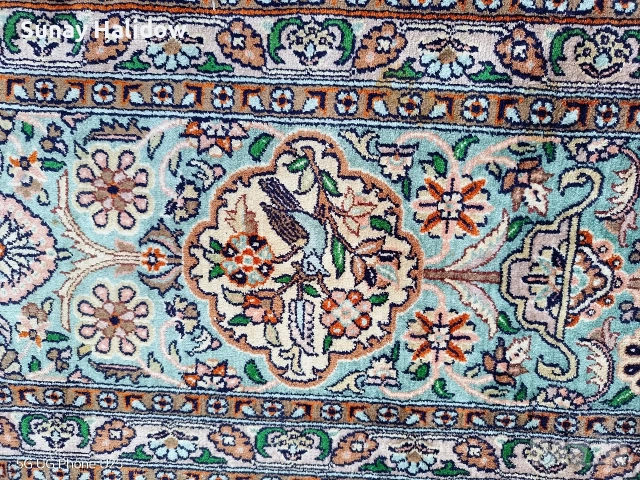 Копринен килим ръчно тъкан