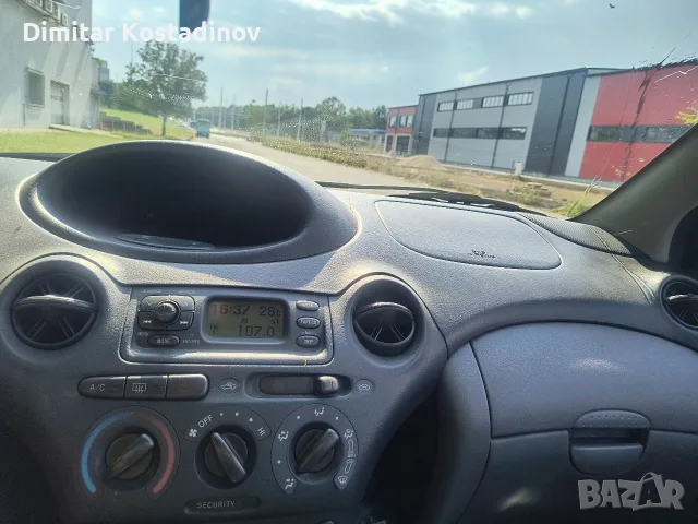 toyota yaris 1.0, снимка 2 - Автомобили и джипове - 55875152