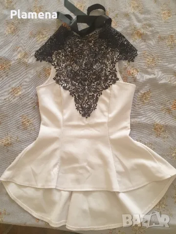 Бял потник с дантела