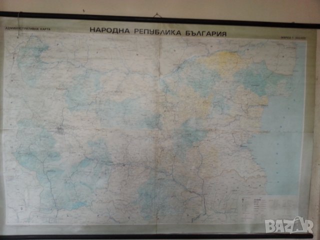 Голяма стенна карта на България : "Административна карта на НРБ" от 1981 г.размер 195х128 см.- рядка