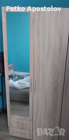 Двукрилен гардероб 