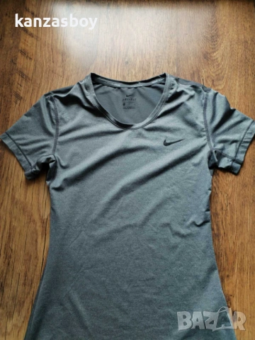 NIKE pro - страхотна дамска тениска M КАТО НОВА, снимка 5 - Тениски - 54189335