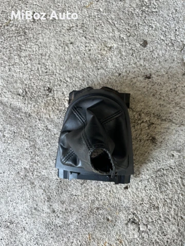 Маншон скоростен лост Мицубиши Аутлендър 2 Mitsubishi Outlander (2006-2012), снимка 2 - Части - 50854165