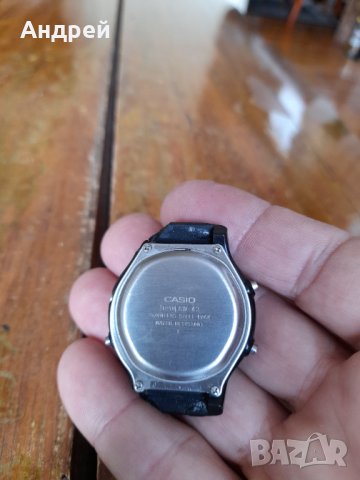 Стар часовник Casio, снимка 2 - Антикварни и старинни предмети - 42273543