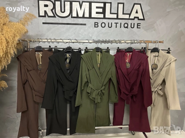 Дамски костюми в различни цветове 